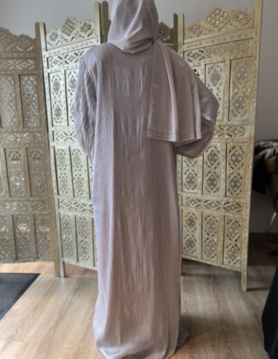 abaya amira