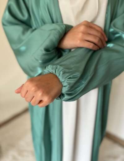 kimono vert eau princess dubai scaled
