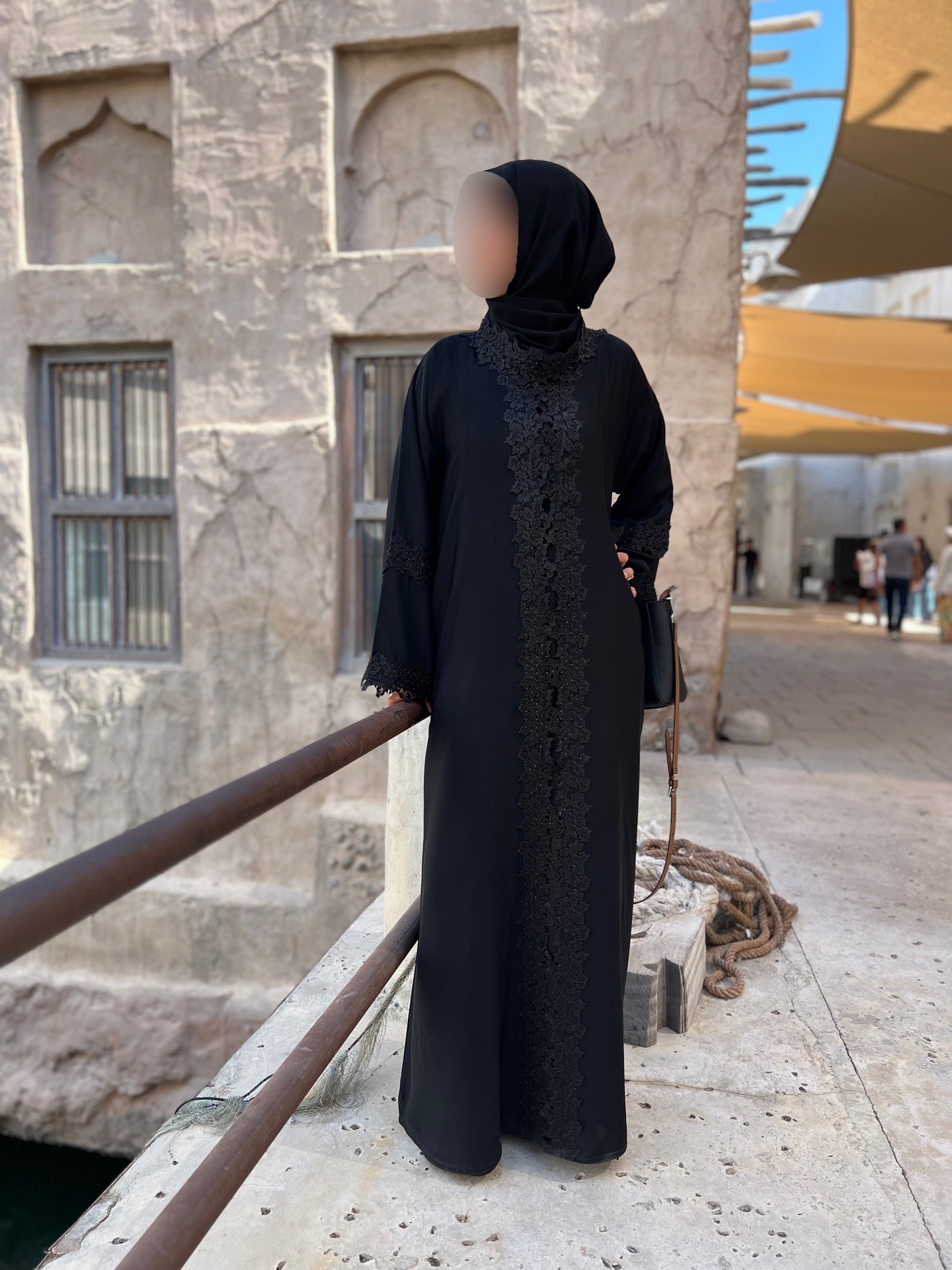 abaya tasnim argent