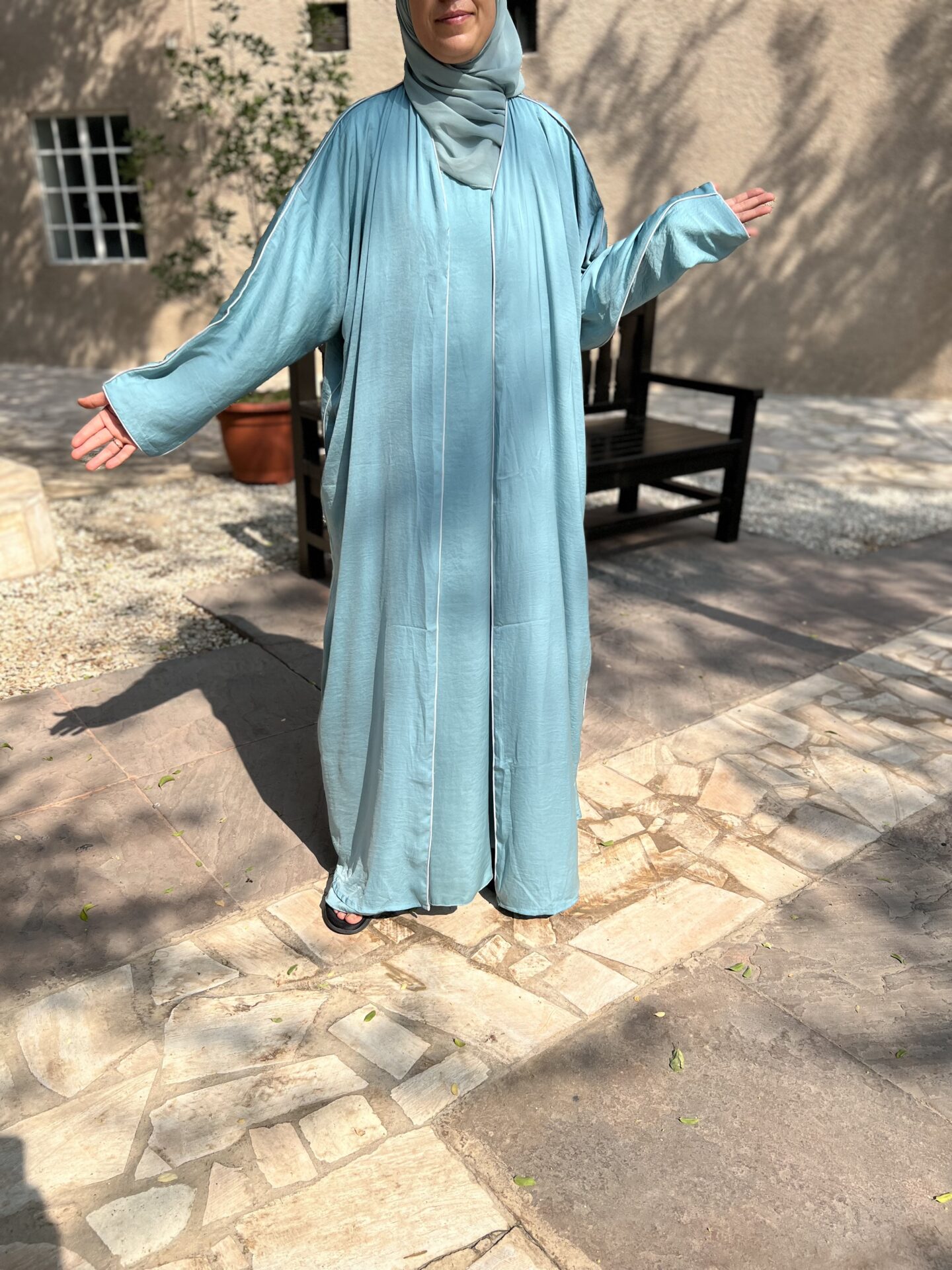 abaya tasnim